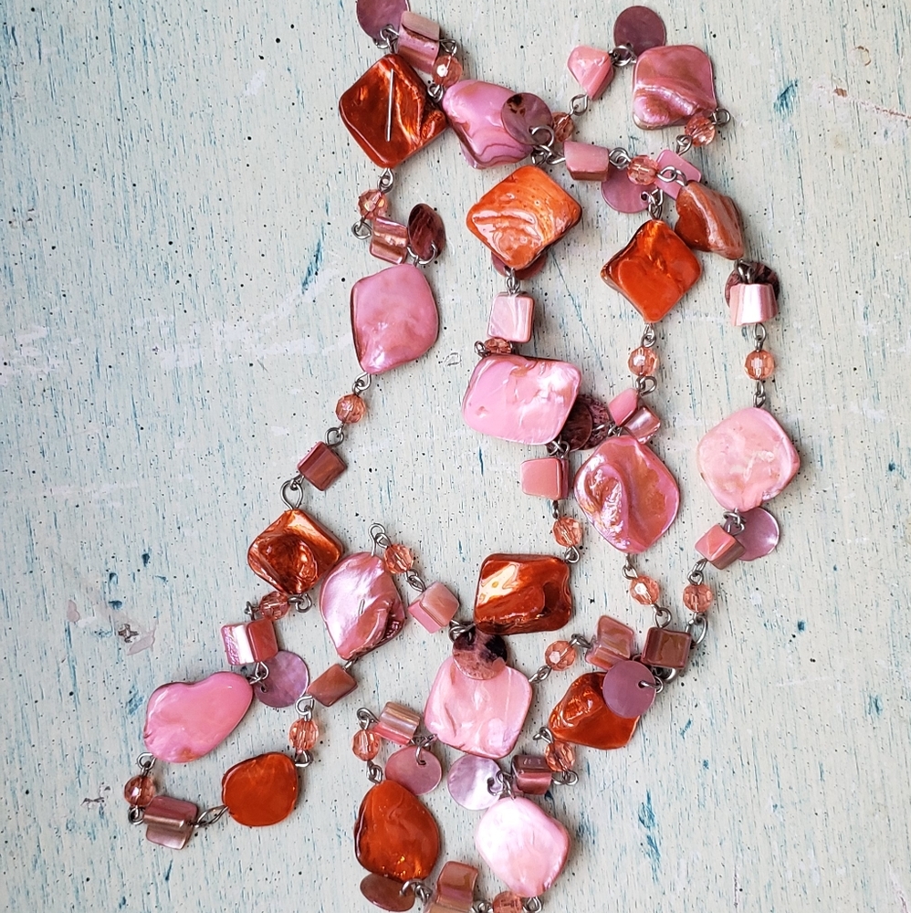 Shell necklaces - Picture 2 of 11